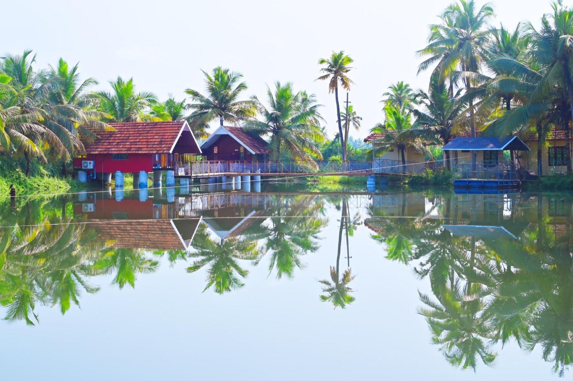 มันโร ไอส์แลนด์ เลค รีสอร์ต Hotel Mundrothuruth ภายนอก รูปภาพ