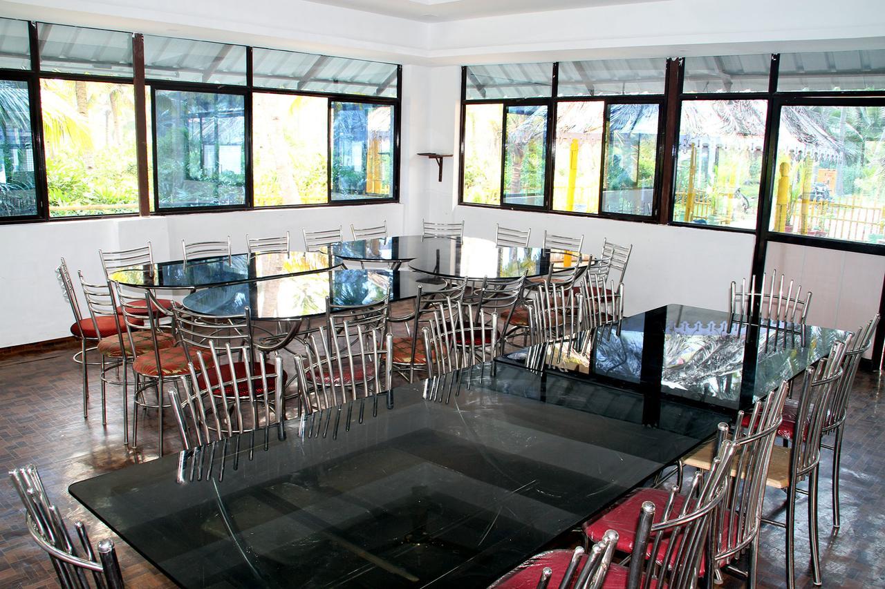 มันโร ไอส์แลนด์ เลค รีสอร์ต Hotel Mundrothuruth ภายนอก รูปภาพ
